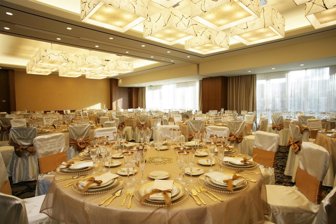 Imagen de los interiores del Hotel Miyako Hybrid Torrance. Foto 10