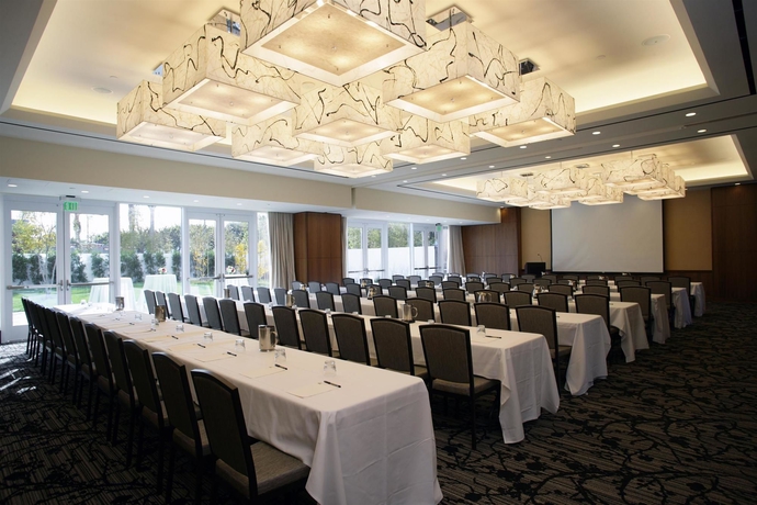 Imagen de los interiores del Hotel Miyako Hybrid Torrance. Foto 12