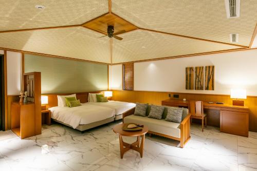 Imagen de la habitación del Hotel Miyakojima Kurima Resort Seawood. Foto 17
