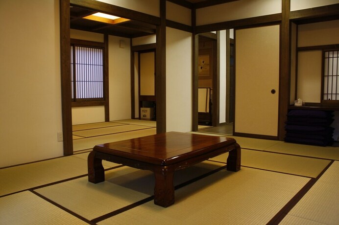 Imagen de la piscina del Hotel Miyamotoke. Foto 34