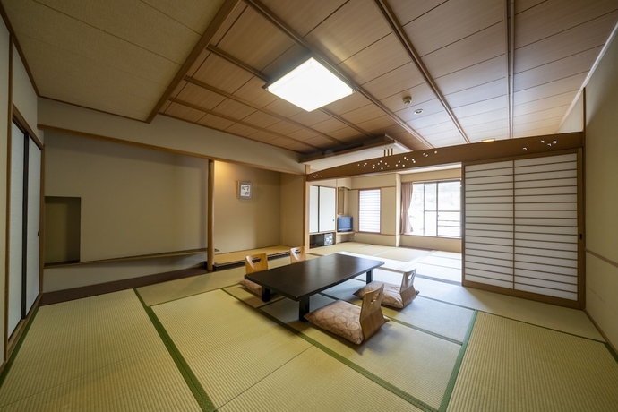 Imagen de la habitación del Hotel Miyarikyu. Foto 3