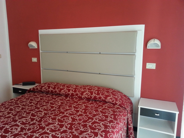Imagen de los interiores del Hotel Mizar, Rimini. Foto 9