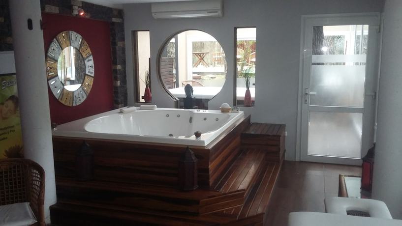 Imagen de la piscina del Hotel Mizu Boutique. Foto 18