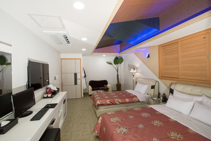 Imagen de la habitación del Hotel Mj. Foto 11