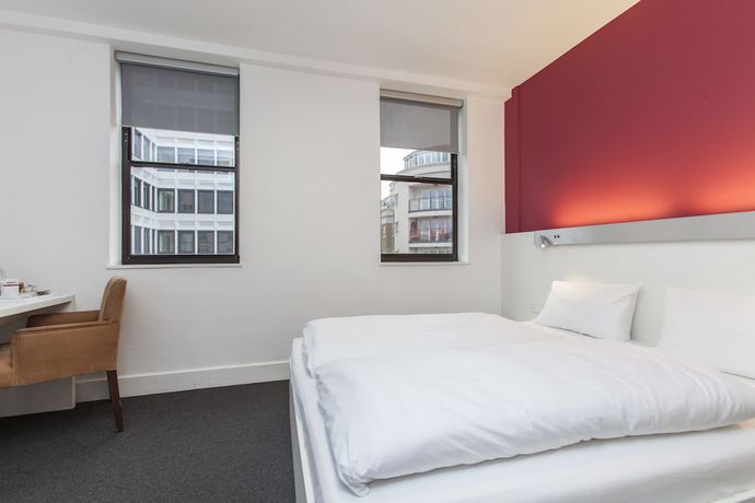 Imagen de la habitación del Hotel Mk London. Foto 2