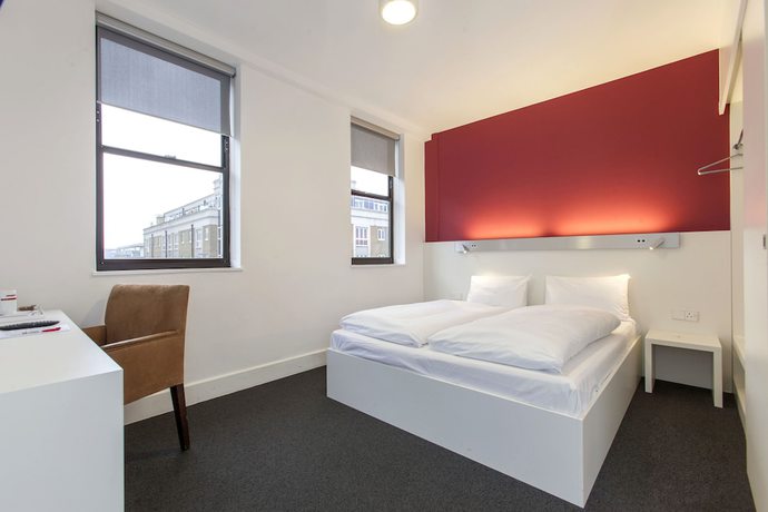 Imagen de la habitación del Hotel Mk London. Foto 3