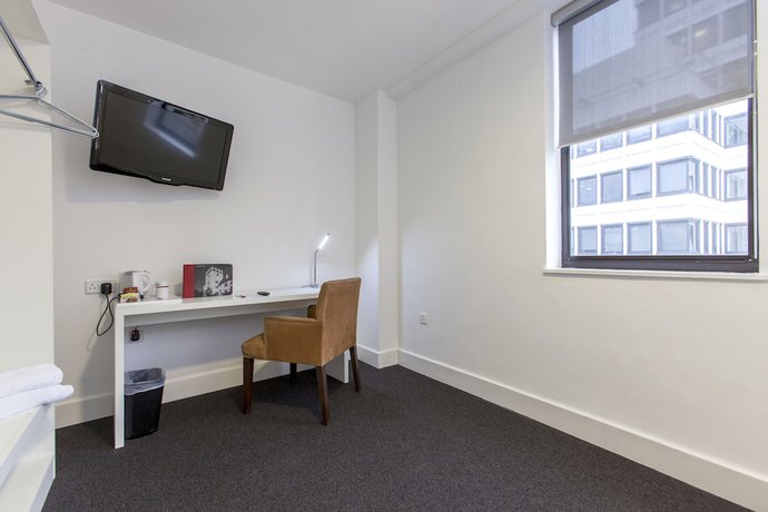 Imagen de la habitación del Hotel Mk London. Foto 8