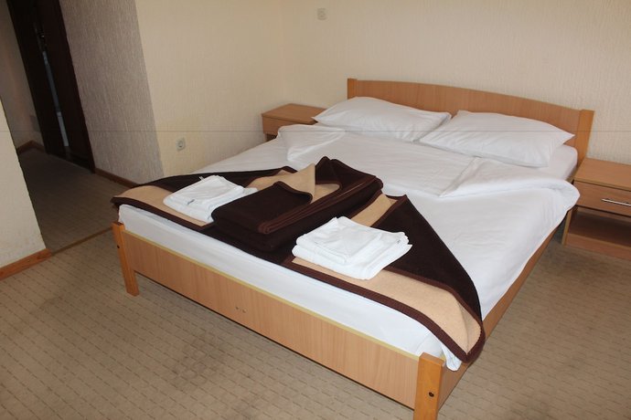 Imagen de la habitación del Hotel Mladost. Foto 4