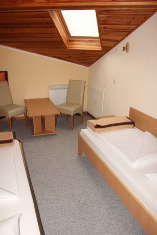 Imagen de la habitación del Hotel Mladost. Foto 10