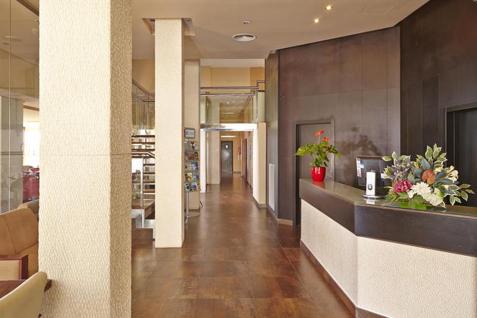 Imagen de los interiores del Hotel Mll Blue Bay. Foto 15