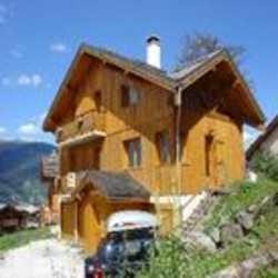 Imagen de los interiores del Hotel Mme Vacances By Eurogroup Les Chalets De La Tania. Foto 2