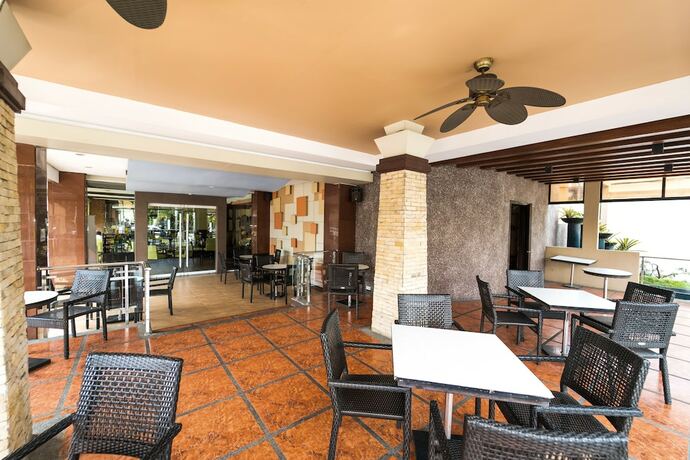 Imagen del bar/restaurante del Hotel Mo2 Westown Iloilo. Foto 19