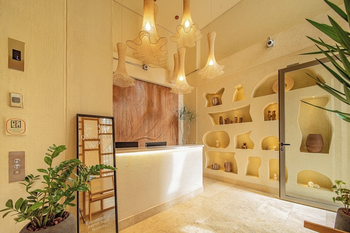 Imagen de los interiores del Hotel Moabi. Foto 15