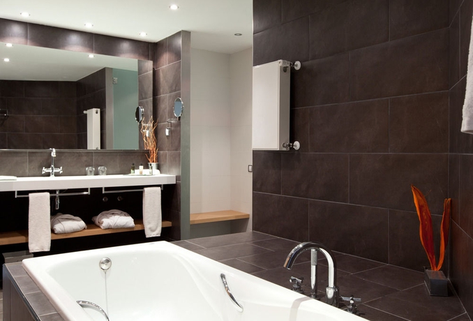 Imagen de la habitación del Hotel Món Sant Benet. Foto 4