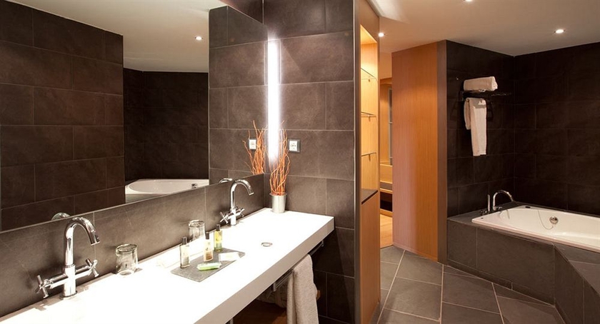 Imagen de la habitación del Hotel Món Sant Benet. Foto 5