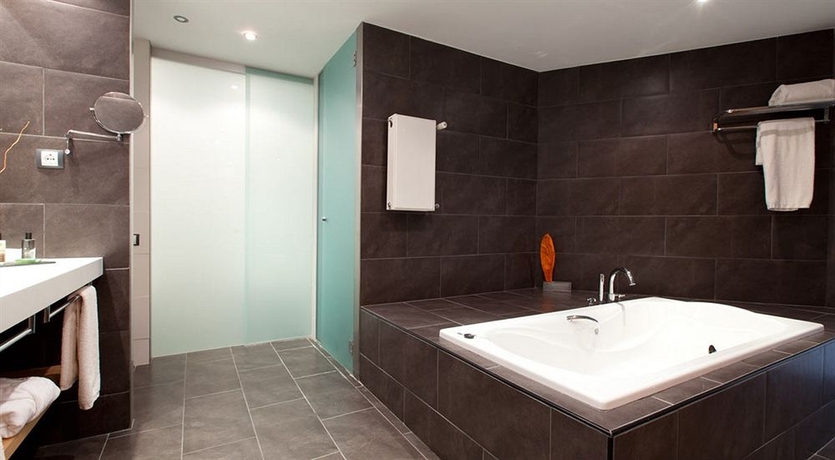 Imagen de la habitación del Hotel Món Sant Benet. Foto 6