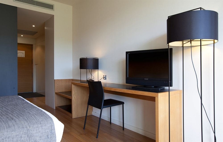 Imagen de la habitación del Hotel Món Sant Benet. Foto 7