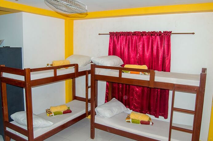 Imagen de la habitación del Hotel Moalboal Tropics. Foto 25