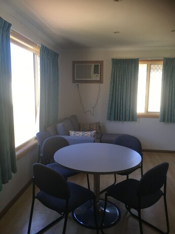 Imagen de la habitación del Hotel Moana Beach Tourist Park. Foto 18