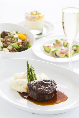 Imagen del bar/restaurante del Hotel Moana Surfrider, A Westin Resort and Spa, Waikiki Beach. Foto 10