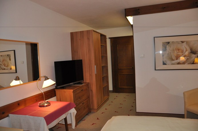 Imagen de la habitación del Hotel Moawirt. Foto 9