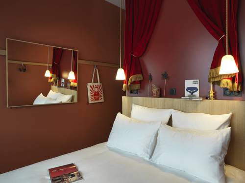 Imagen de la habitación del Hotel Mob Paris Les Puces. Foto 17