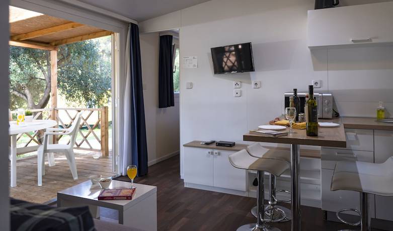 Imagen de los interiores del Hotel Mobile Homes Brijuni Pineta. Foto 20
