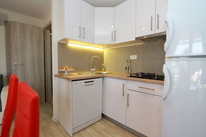 Imagen de la habitación del Hotel Mobile Homes Camp Galeb. Foto 9