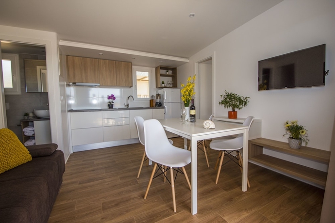 Imagen de la habitación del Hotel Mobile Homes at Camping Ugljan Resort. Foto 19