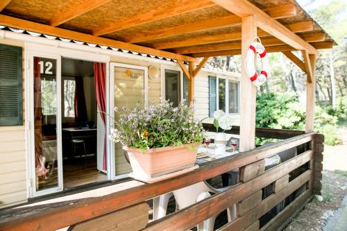 Imagen de la habitación del Hotel Mobilhome Baška Voda | Kemp Baško Polje. Foto 20