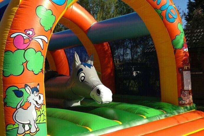 Imagen general del Hotel Mobilhome Camping Arquebuse. Foto 6