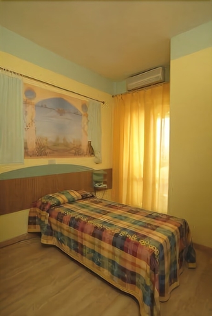 Imagen de la habitación del Hotel Mocambo, Acquaviva Picena. Foto 9