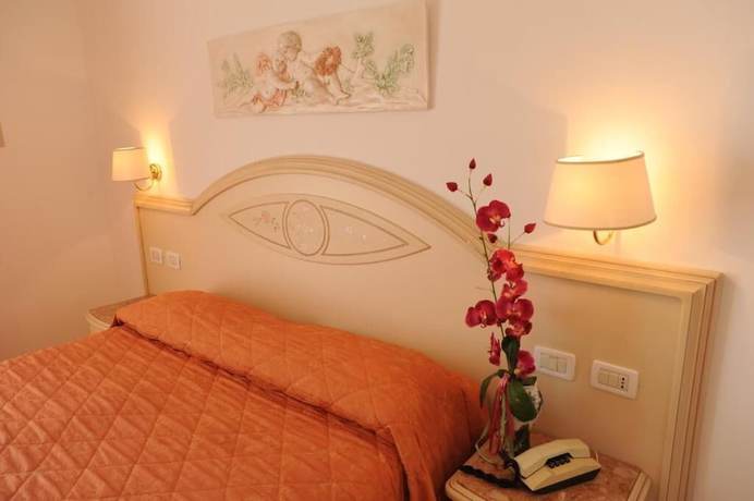 Imagen de la habitación del Hotel Mocambo, Cervia. Foto 4