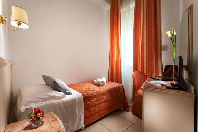 Imagen de la habitación del Hotel Mocambo, Cervia. Foto 13