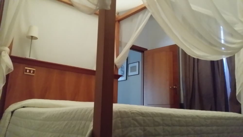 Imagen de la habitación del Hotel Mod&agrave; Antica Dimora. Foto 6