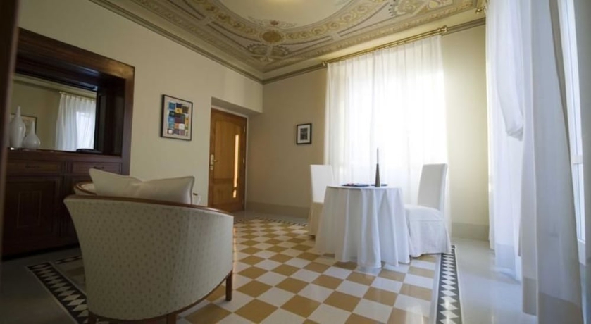 Imagen de la habitación del Hotel Mod&agrave; Antica Dimora. Foto 15