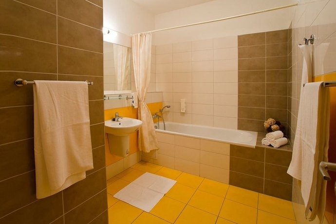 Imagen de la habitación del Hotel Modena. Foto 6