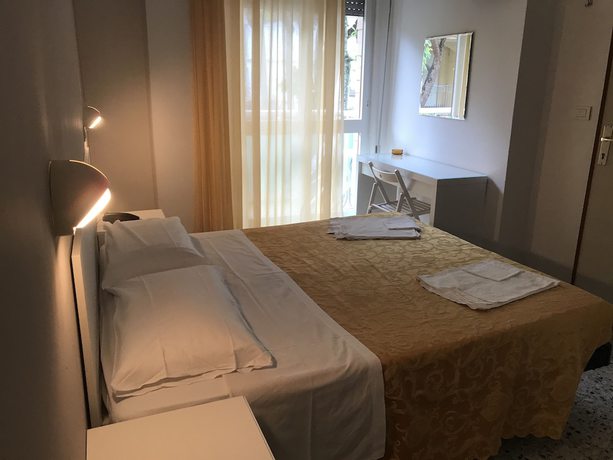 Imagen de la habitación del Hotel Modenese. Foto 18