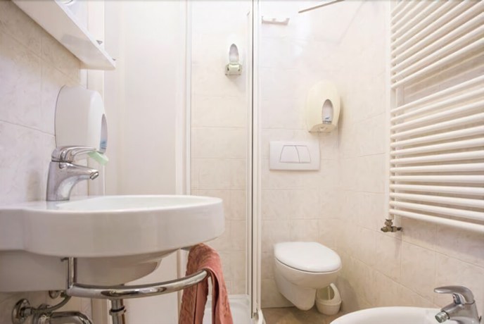 Imagen de la habitación del Hotel Modenese. Foto 19