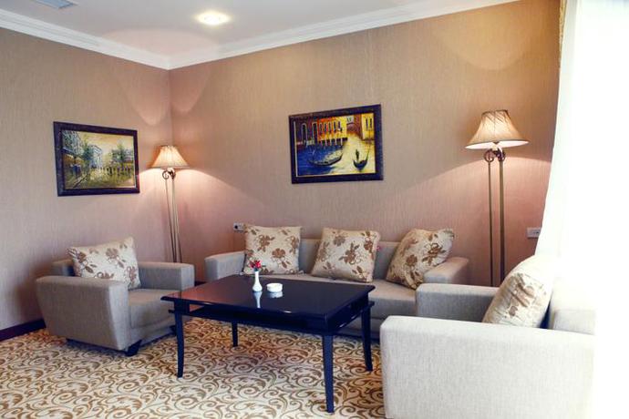 Imagen de los interiores del Hotel Modern, Baku. Foto 16