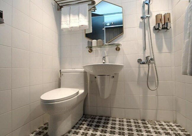 Imagen de la habitación del Hotel Modern Inn. Foto 18