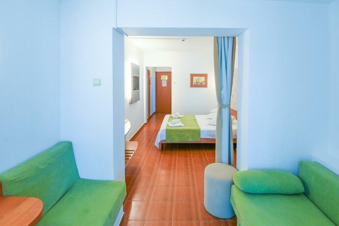 Imagen general del Hotel Modern, MAMAIA. Foto 2