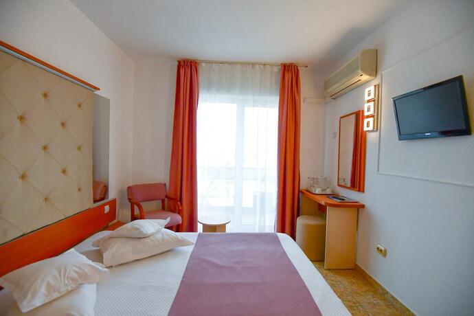 Imagen general del Hotel Modern, MAMAIA. Foto 10