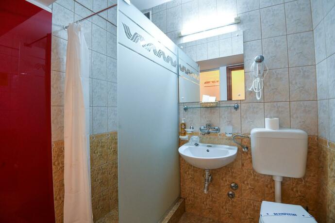 Imagen general del Hotel Modern, MAMAIA. Foto 11