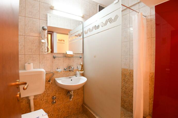 Imagen general del Hotel Modern, MAMAIA. Foto 18