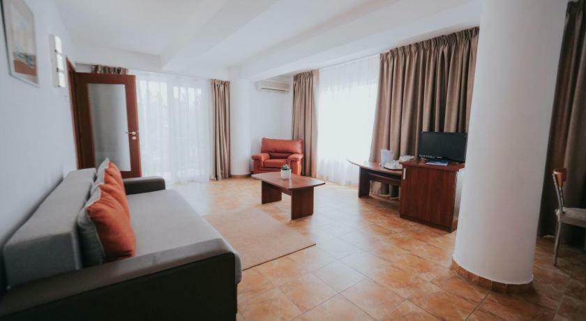 Imagen general del Hotel Modern, MAMAIA. Foto 25