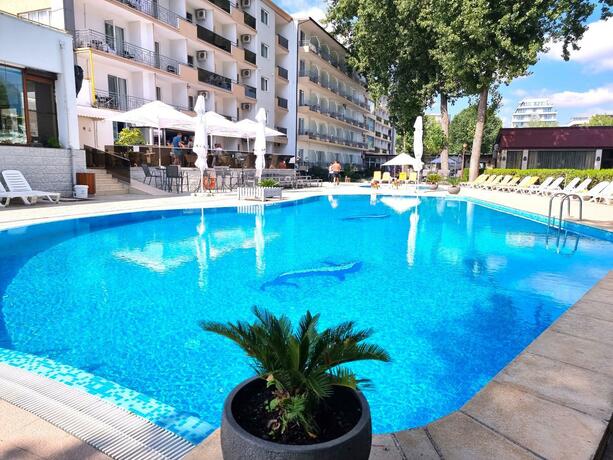 Imagen general del Hotel Modern, MAMAIA. Foto 36