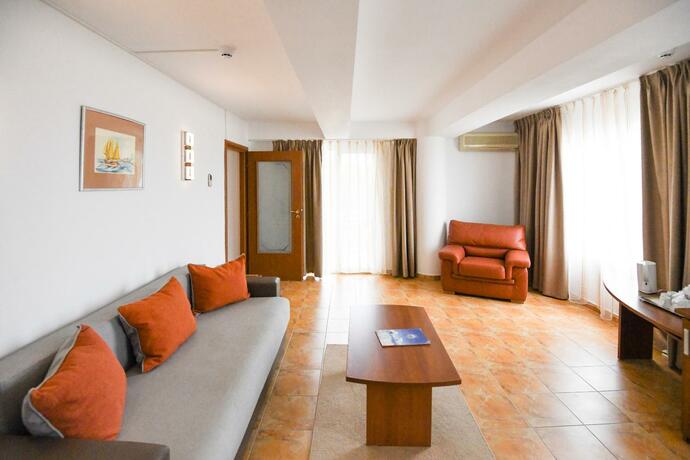 Imagen general del Hotel Modern, MAMAIA. Foto 42