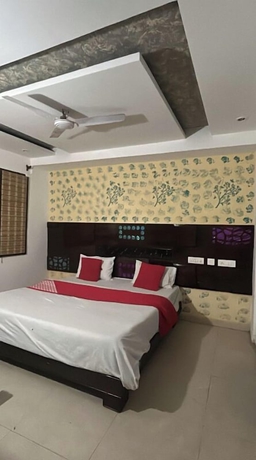 Imagen de la habitación del Hotel Modern Palace. Foto 5