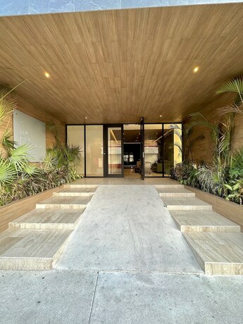 Imagen general del Hotel Modern Pool View New Condo Gym Jacuzzi. Foto 11